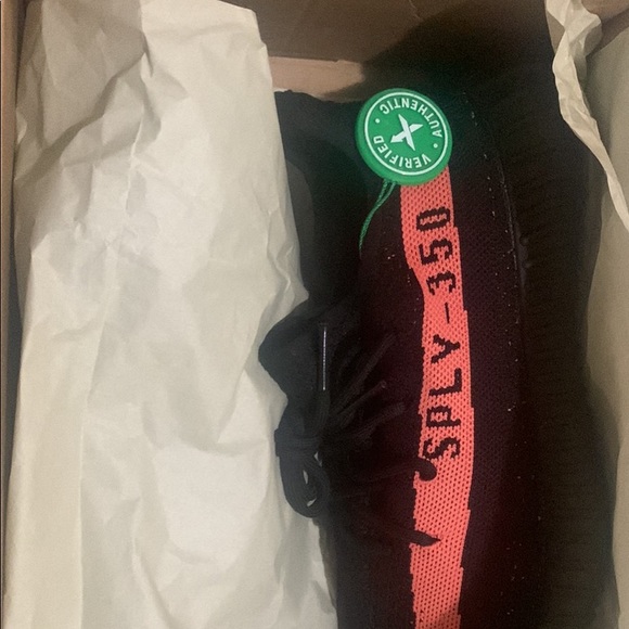 adidas Yeezy Boost 350 V2 Core Black Red